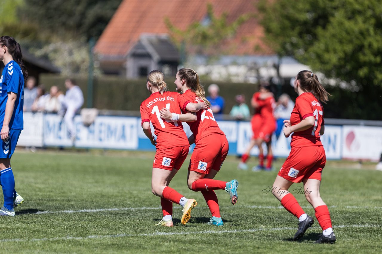 Bild 235 - F TSV Zarpen - Holstein Kiel II : Ergebnis: 2:6